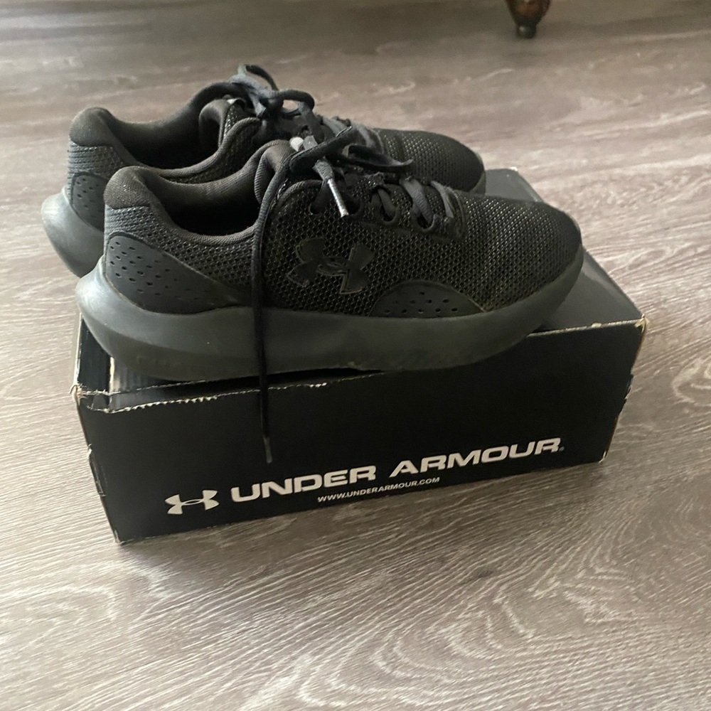 Under Armour Charges Men's Sneakers